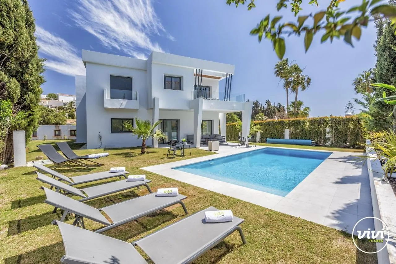 Vivi Homes -Villa Ruby Pool, Garden, Golf & Beach Sitio de Calahonda Villa