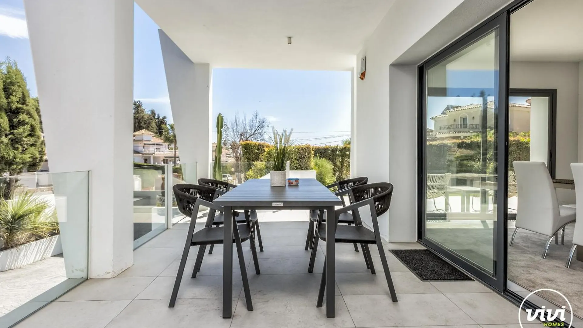 Sitio de Calahonda Vivi Homes -Villa Ruby Pool, Garden, Golf & Beach וילה Sitio de Calahonda