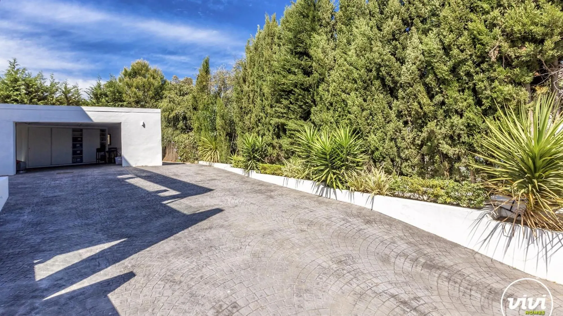 Vivi Homes -Villa Ruby Pool, Garden, Golf & Beach Sitio de Calahonda Villa