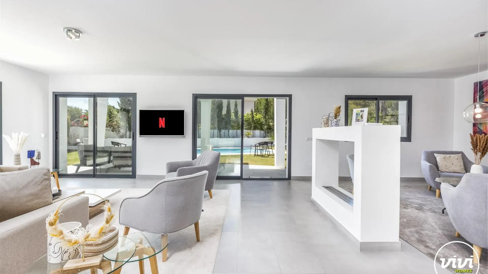 Vivi Homes -Villa Ruby Pool, Garden, Golf & Beach Sitio de Calahonda Villa