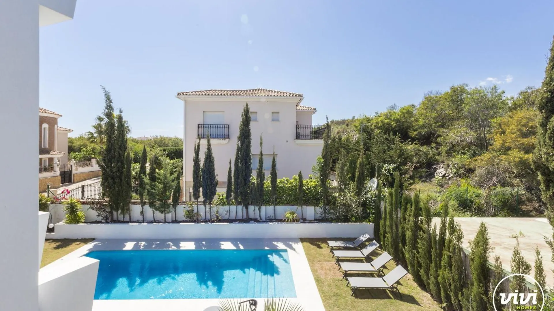 Vivi Homes -Villa Ruby Pool, Garden, Golf & Beach Sitio de Calahonda