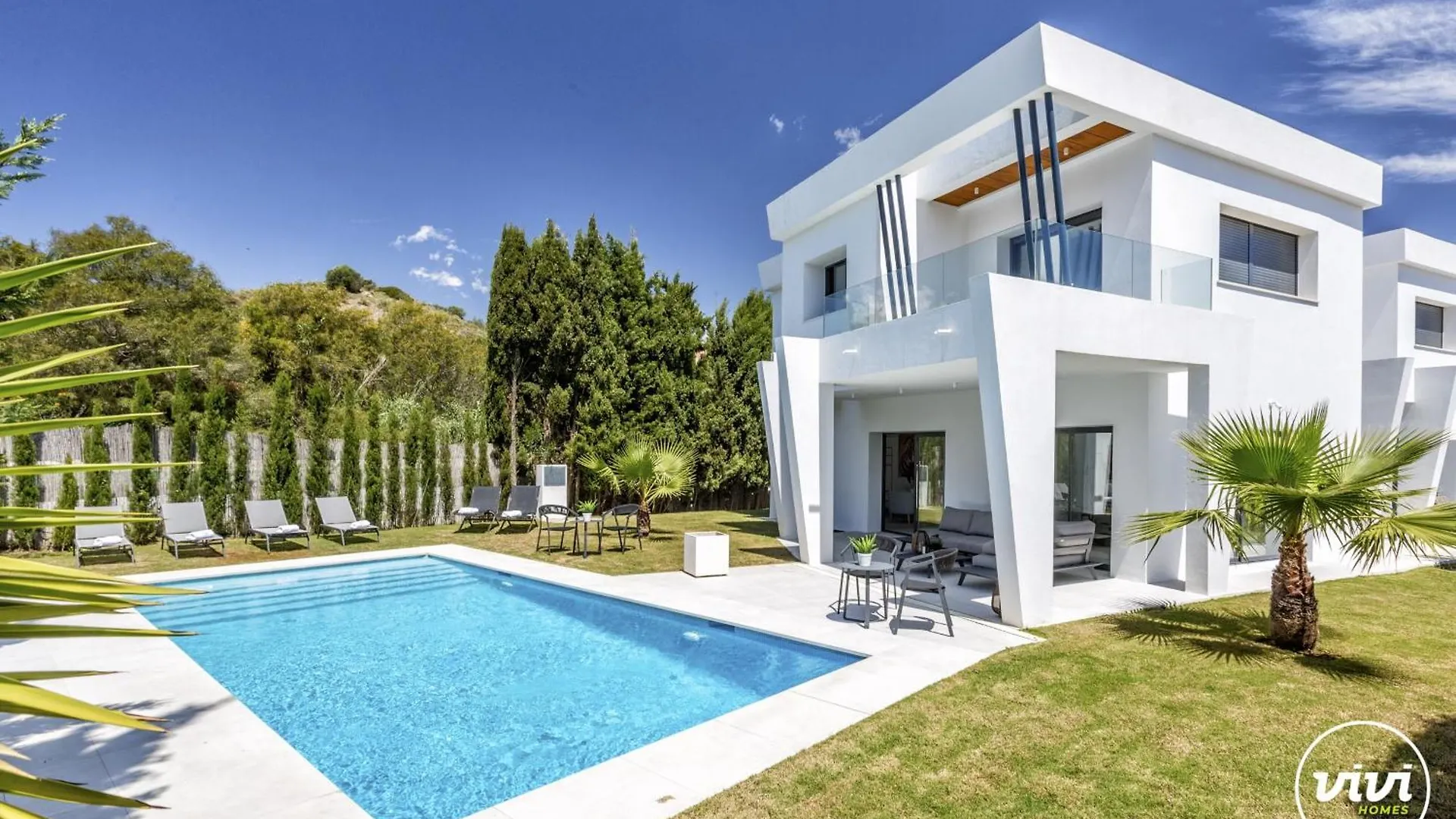 Villa Vivi Homes -Villa Ruby Pool, Garden, Golf & Beach Sitio de Calahonda