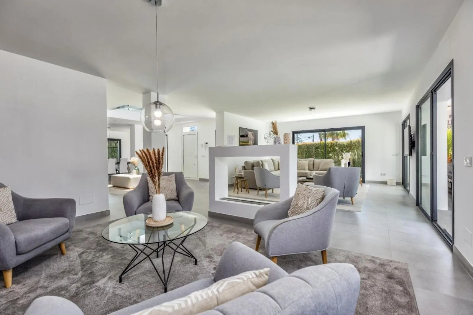 Vivi Homes -Villa Ruby Pool, Garden, Golf & Beach Sitio de Calahonda Villa