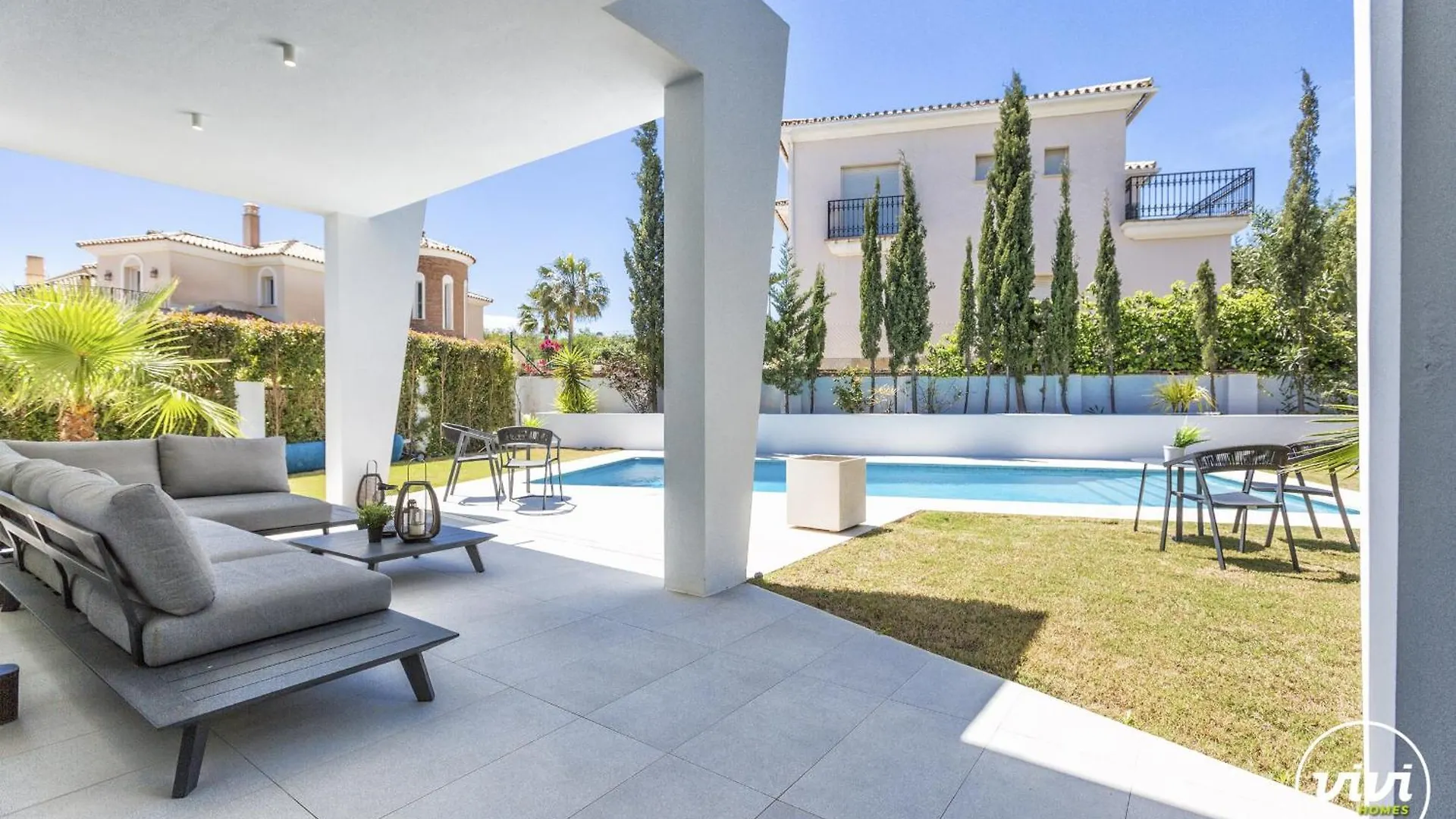 Villa Vivi Homes -Villa Ruby Pool, Garden, Golf & Beach Sitio de Calahonda